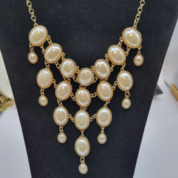 Faux Pearl Cabachon Gold Tone Bib Statement Waterfall Necklace - Picture 4 of 9